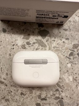 Apple AirPods Pro 2 - 10