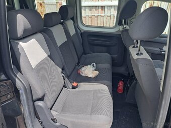 VW Caddy 1,6 TDi 7 míst 2012 - 10