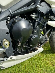 Triumph Street Triple 675 - 10