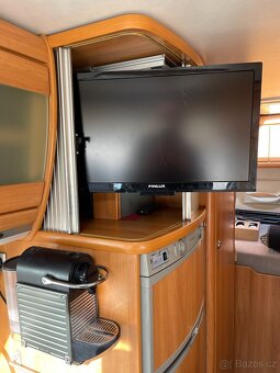 Integrovaný obytný automobil Hymer - 10