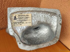 STAROŽITNÁ KOVOVÁ SOCHA.KARL MARX. - 10