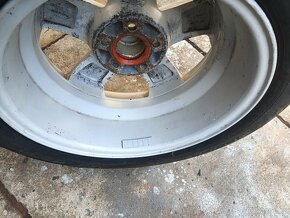 Prodám 4x alu 6,5Jx15H2 rozteč 5x100 se zim. pneu 195/55R15 - 10