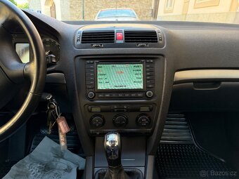 Škoda Octavia II 2.0FSi ČR 1.Maj Sport Navi Xenon - 10