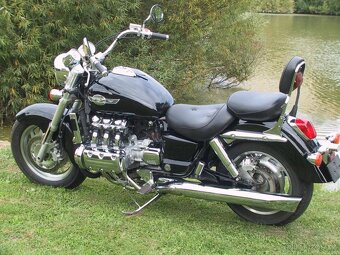 Honda GL 1500/6 Valkyrie - 10