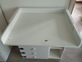 Přebalovací pult IKEA - 10