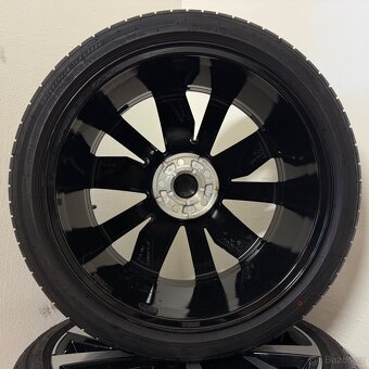 KRÁSNÁ VW T-ROC 5x112 R19 ET47+LETNÍ 225/40R19 7mm - 10