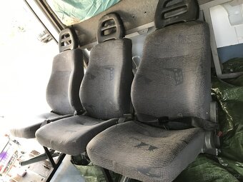 Trojsedačka dělená sedadla+ stěna RENAULT TRAFIC - 10