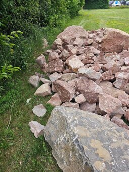 Kámen na stavbu jezírka, solitérní kameny - 10