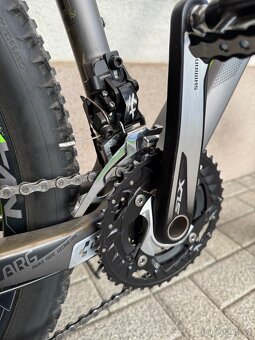 CUBE REACTION 27,5 lehčené 11,85Kg, CARBON, TOP STAV - 10