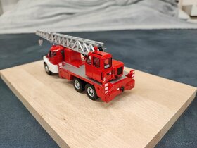 TATRA T148 autojeřáb hasičský vůz 1:43 Schuco - 10