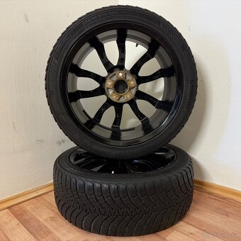 KIA CEED / NIRO 5x114,3 R18 ET49,5+ZIMNÍ 225/40R18 8/7mm - 10