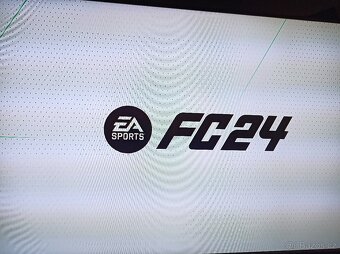Xbox One X + 28 her - CyberPunk Edition - 10