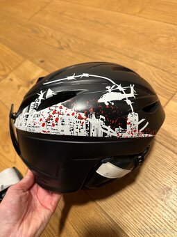 Lyžařská přilba s brýlema vel. L - 10