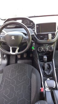 Peugeot 2008 1.2 benzín 60kW 2018 - 10