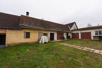 Prodej venkovského stavení s uzavřeným dvorem a rozlehlým po - 10