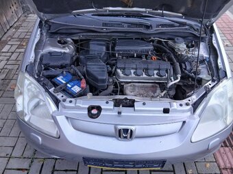 HONDA CIVIC 1.6i  rok 2004 STK 12/2026 velmi pěkný stav - 10