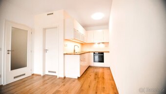 PRODEJ BYTU 3+KK 75m² S GARÁŽÍ - PRAHA 22 UHŘÍNĚVES - 10