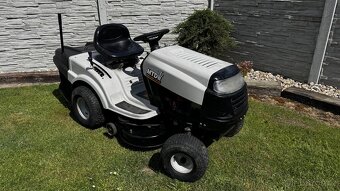 Zachovaly zahradní traktor,traktůrek MTD 12,5HP - 10