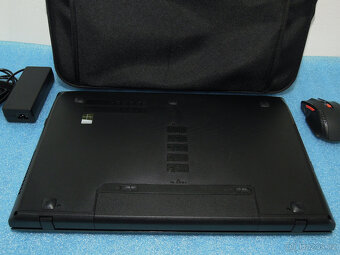 Lenovo IdeaPad G700 17.3“ Intel i7 4.Jádro 8GB 256GB Nvidia - 10