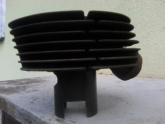 čz 125/175 450/453 - kryty řetězu a motoru,válce a držák ped - 10