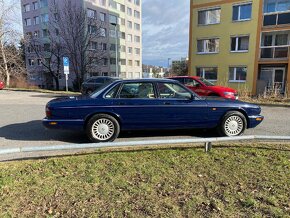 Jaguar XJ - 10