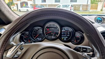 Porsche Cayenne - 10
