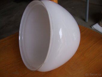 SKLENĚNÁ STÍNIDLA - 10