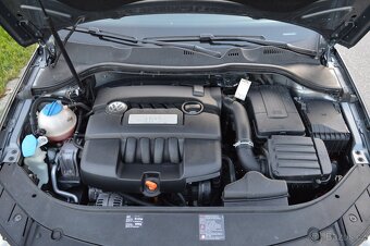 Volkswagen Passat kombi 1.6MPi - 75kw ,naprosto bez koroze - 10