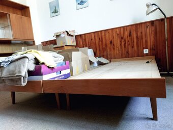 Sektorový nábytek 60.léta - vitrína, knih., peřiňák, skříně - 10
