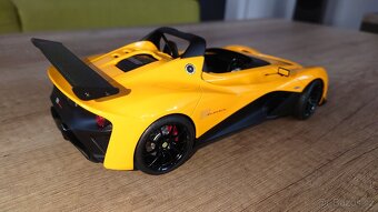 Modely AutoArt a Kyosho 1:18 - 10
