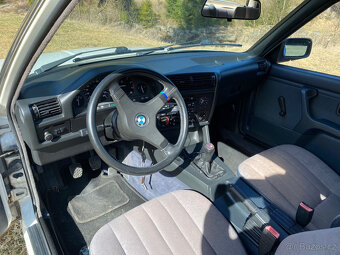 BMW Coupe 320i - 10