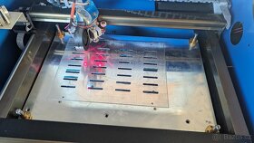 NOVÝ A VYLEPŠENÝ CO2 laser 40W - 10