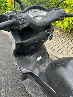 Yamaha Xmax 125i - 10