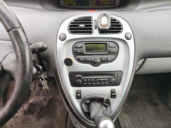 Citroen XSARA PICASSO 1.6 benzín r.v.2006 - 10