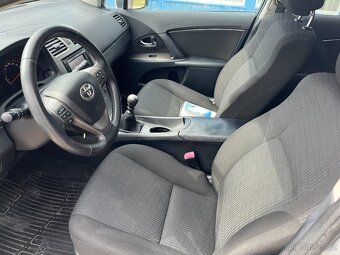 Prodám TOYOTU AVENSIS combi 1.8 benzín - 10