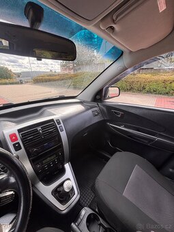 Hyundai Tucson 2.0 CRDi, 104 kW, r. 2006, najeto 250 000 km - 10