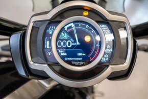 Triumph ROCKET 3GT - 10