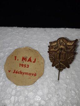 Štyri odznaky 1. M Á J A. - 10