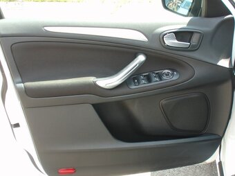 Ford S-MAX, 2,0 TDCi, PDC.vyhř.sedadla.tempomat,novrozvody - 10