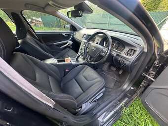 Volvo V60 1,6 D2 automat r.v. 2014 FACELIFT - 10