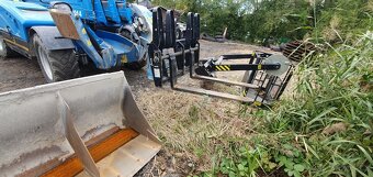 STROJ SAMOJÍZDNÝ TELESKOPICKÝ MANIPULÁTOR GENIE GTH 4014 - 10