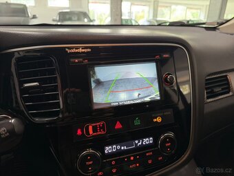 Mitsubishi Outlander 2,3 DI-D INTENSE+ 4WD 7MÍST DPH - 10