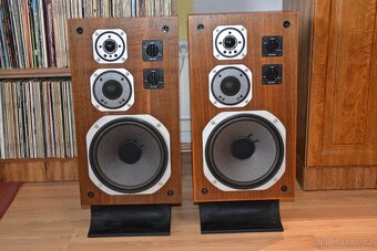 YAMAHA NS 670 - 10