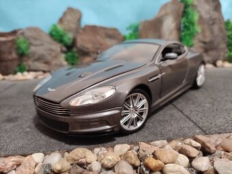 Prodám model 1:18 Mercedes Benz S class w220 facelift - 10