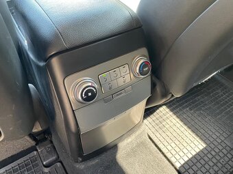 Prodám - Hyundai ix55 3.0CRDi176KW,r.v.2011,7míst,4x4,DPH - 10