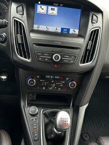 Ford Focus ST 2.0i, r.2017, serviska, stk, top, 1.majitel - 10
