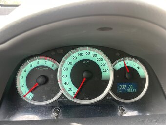 TOYOTA COROLLA VERSO 1.8 VVT-i , 7 míst, 119 000 km - 10