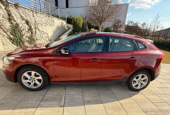 Volvo V40 Cross Country Momentum,132kW - 10