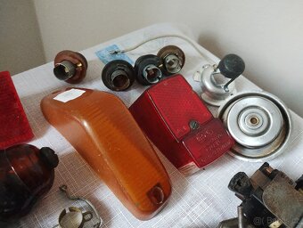 Směs náhradní přepínačů, světel a dílů na veterány ŠKODA - 10