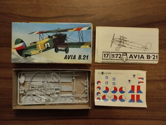 Modely letadel,KP, plastové stavebnice. - 10